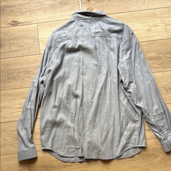 NWT Columbia Men's Gray Button-Up Shirt - Picture 6 of 8